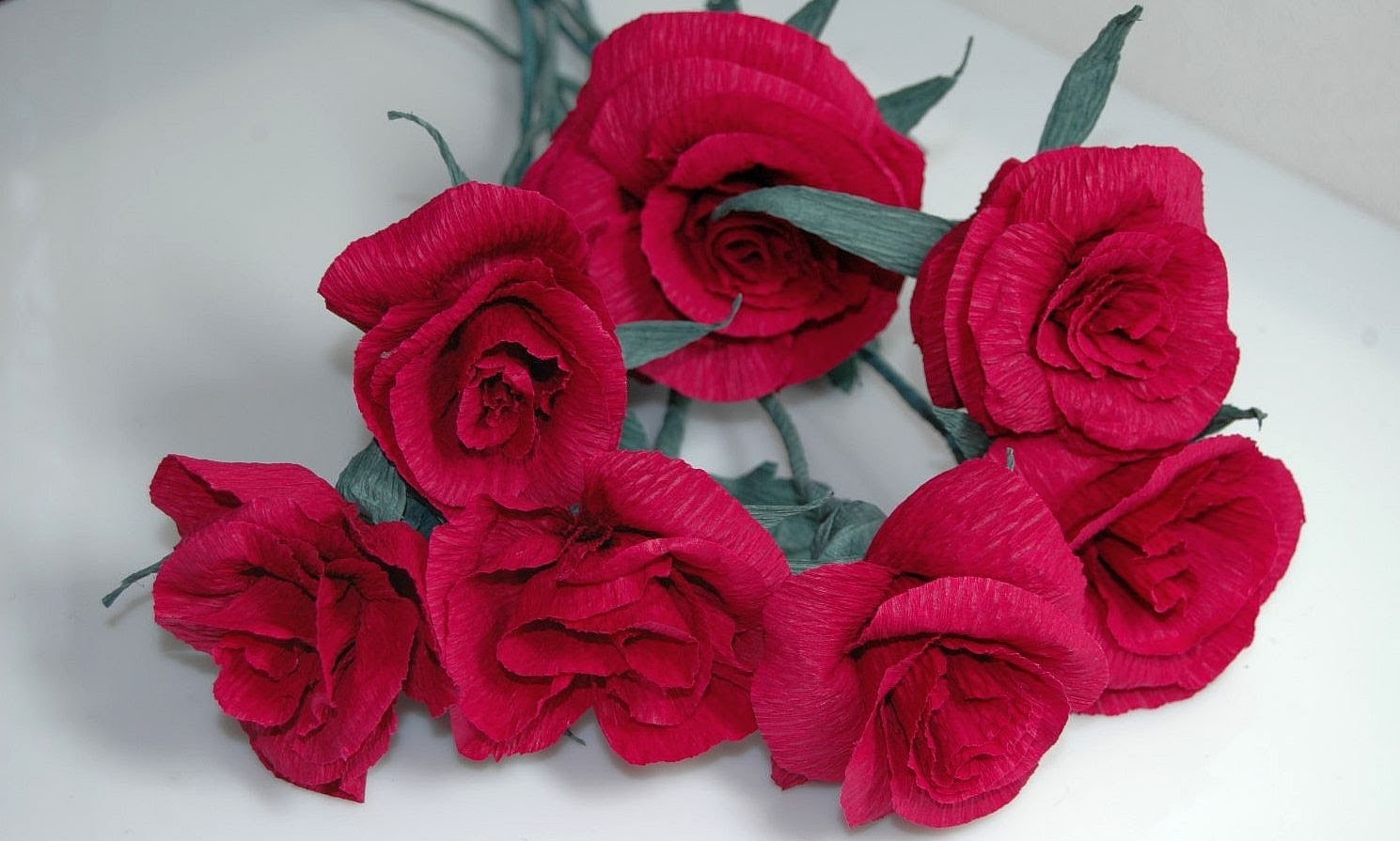 Kwiaty z bibuły - róża . Crepe paper flowers DIY