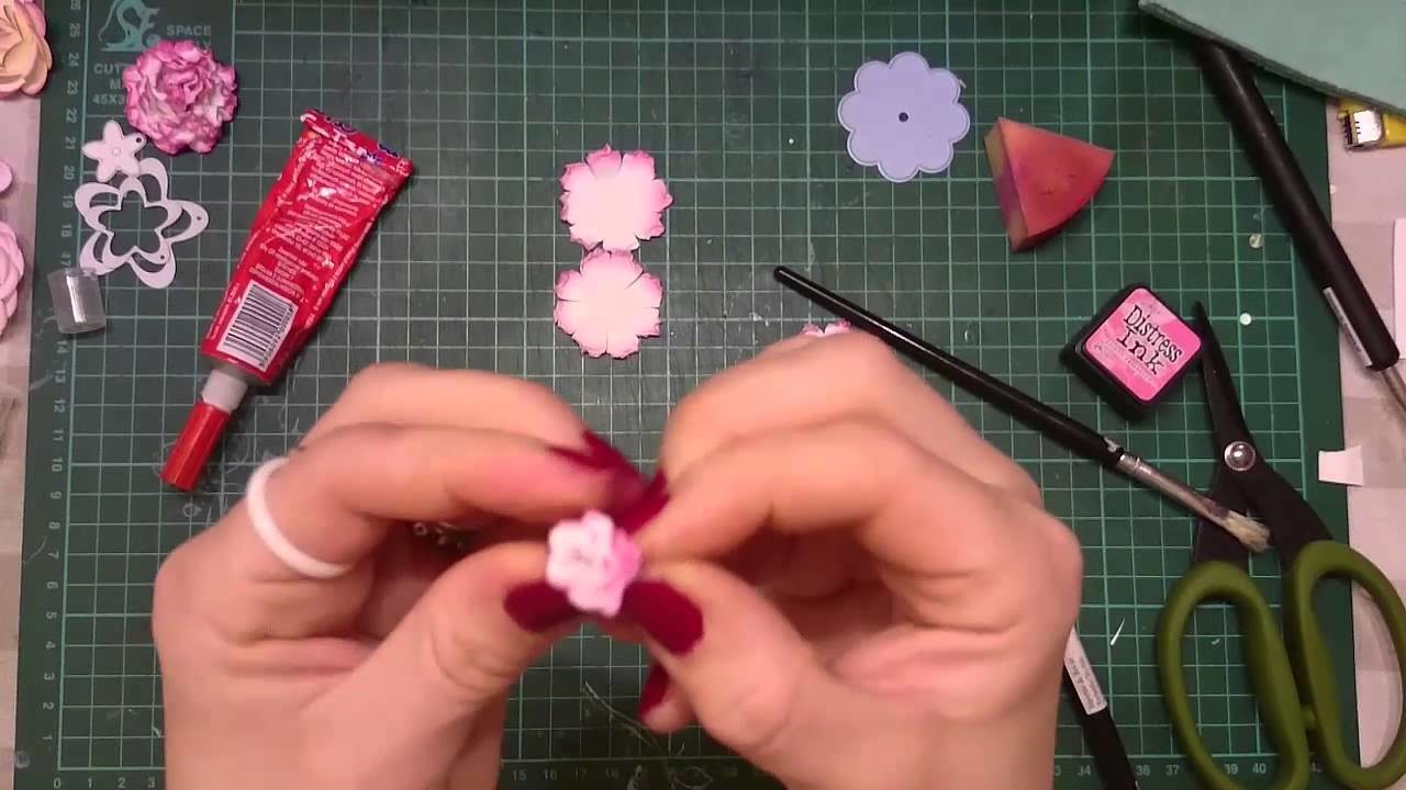 PAPIEROWY GOŹDZIK z wykrojnika Marianne Design – Button Flower, scrapbooking, tutorial, DIY
