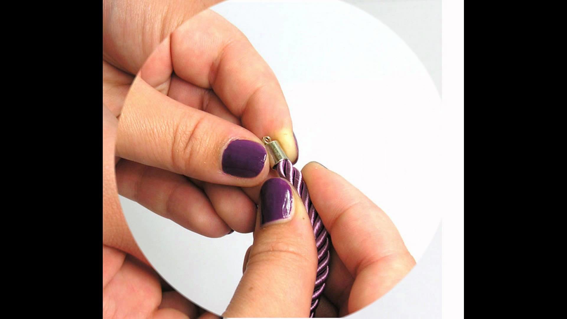 DIY : Jak zrobić bransoletkę ze skręcanego sznurka ?
