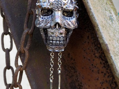 Naszyjnik z czaszką.Pendant, necklace with skull.