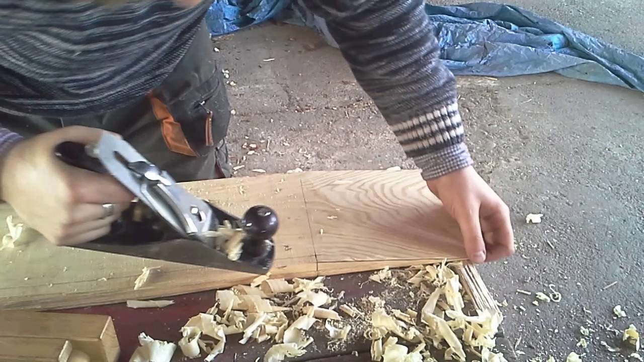 How to Repair Wooden Boat - Struganie ręczne połączenia uciosowego