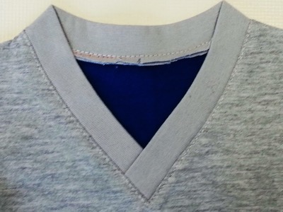 DIY  Sewing course How to sew a V Neckline T-shirt. Jak uszyć serek na zakładkę w koszulce