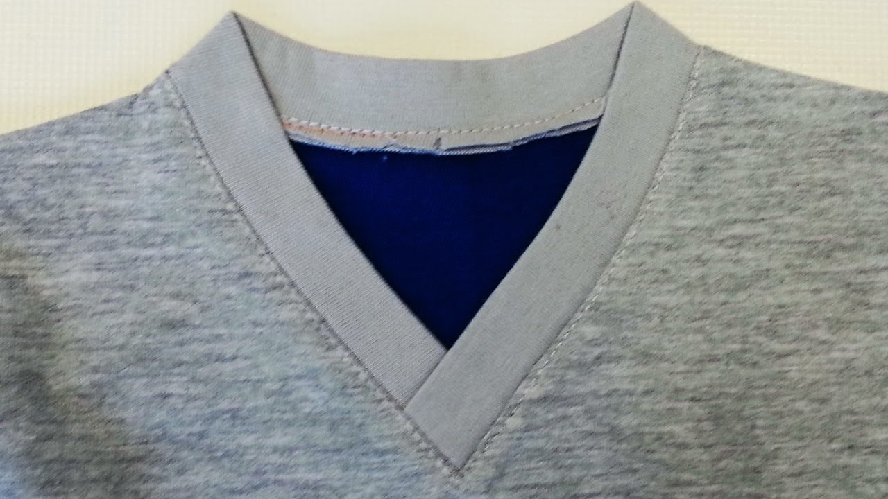 DIY  Sewing course How to sew a V Neckline T-shirt. Jak uszyć serek na zakładkę w koszulce