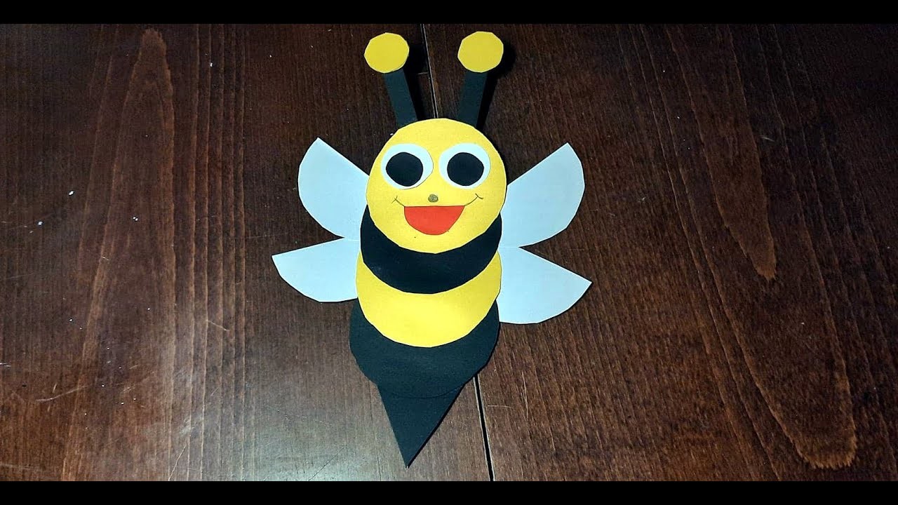 "Idealne na zdalne" - pszczółka z kółek