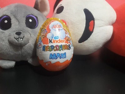 Świąteczne jajko niespodzianka Kinder Maxi ASMR Część 1.2