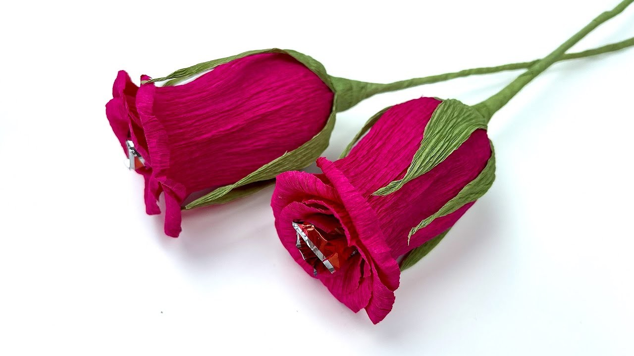 Как сделать полураскрытый бутон розы из гофрированной бумаги и конфет. Цветы из бумаги