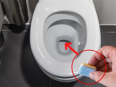 Wrzuć tabletkę ze zmywarki do toalety i zobacz co się stanie