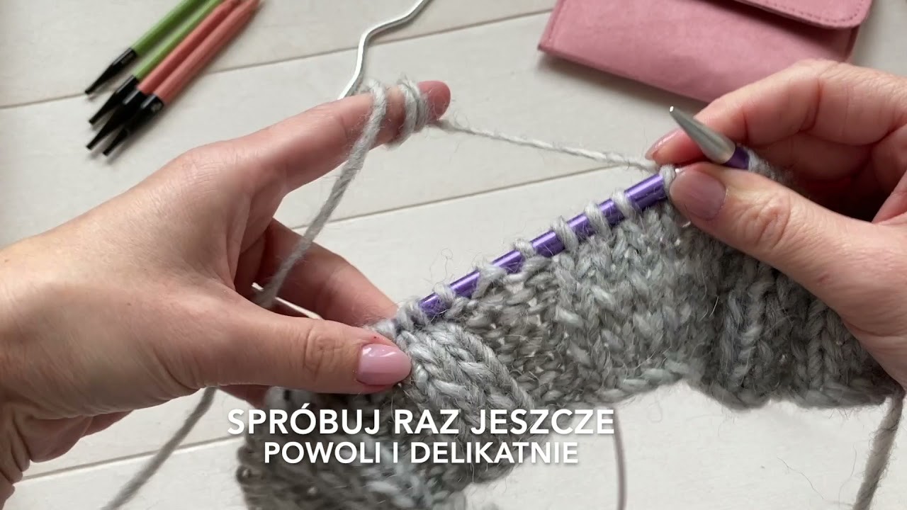 Trzy oczka prawe skrzyżowane na jedno oczko lewe - w stronę lewą (3P.1L w lewo)