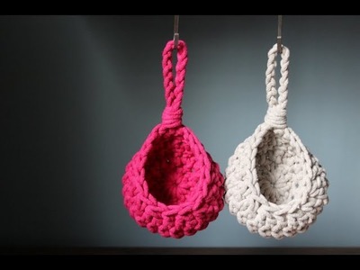 Mały wiszący koszyczek ze sznurka na szydełku. mini crochet hanging basket
