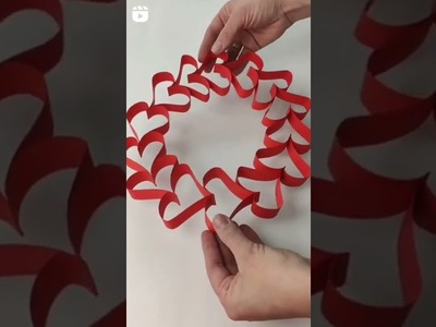 DIY wianek z serc z papieru