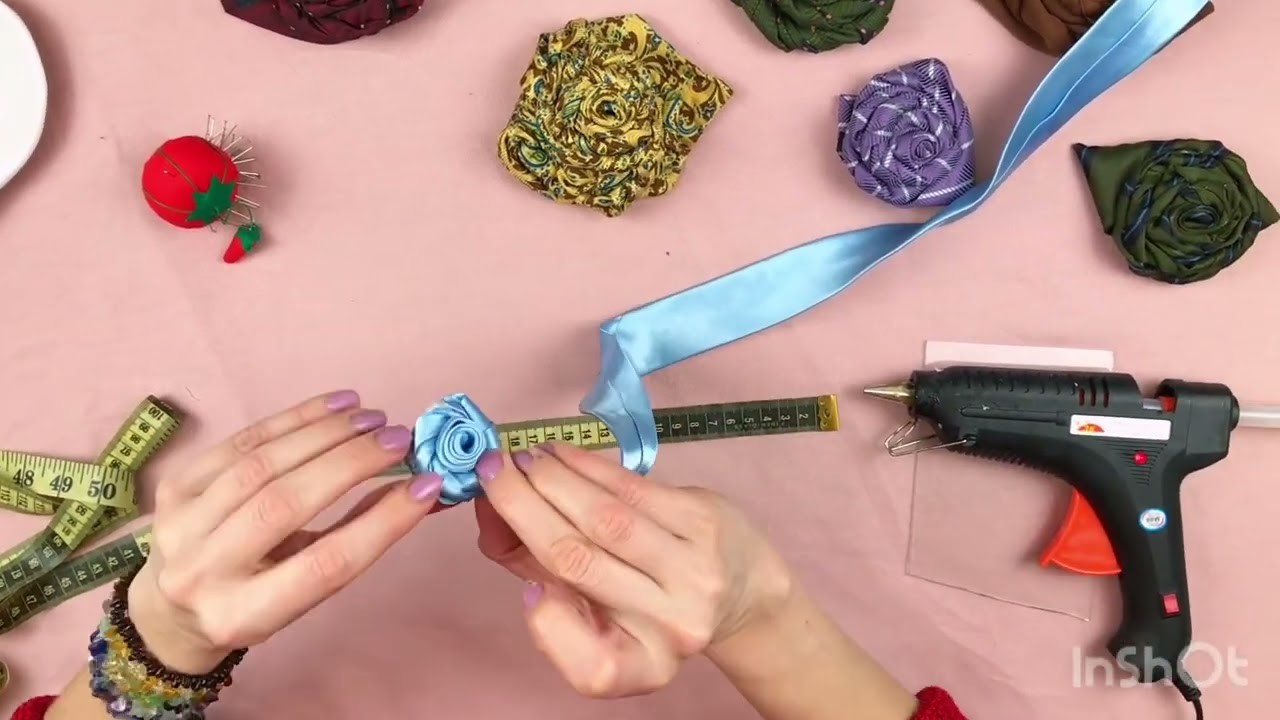 Łatwa przeróbka starego krawata w broszkę różę! DIY. Upcycles old necktie into rose pin.